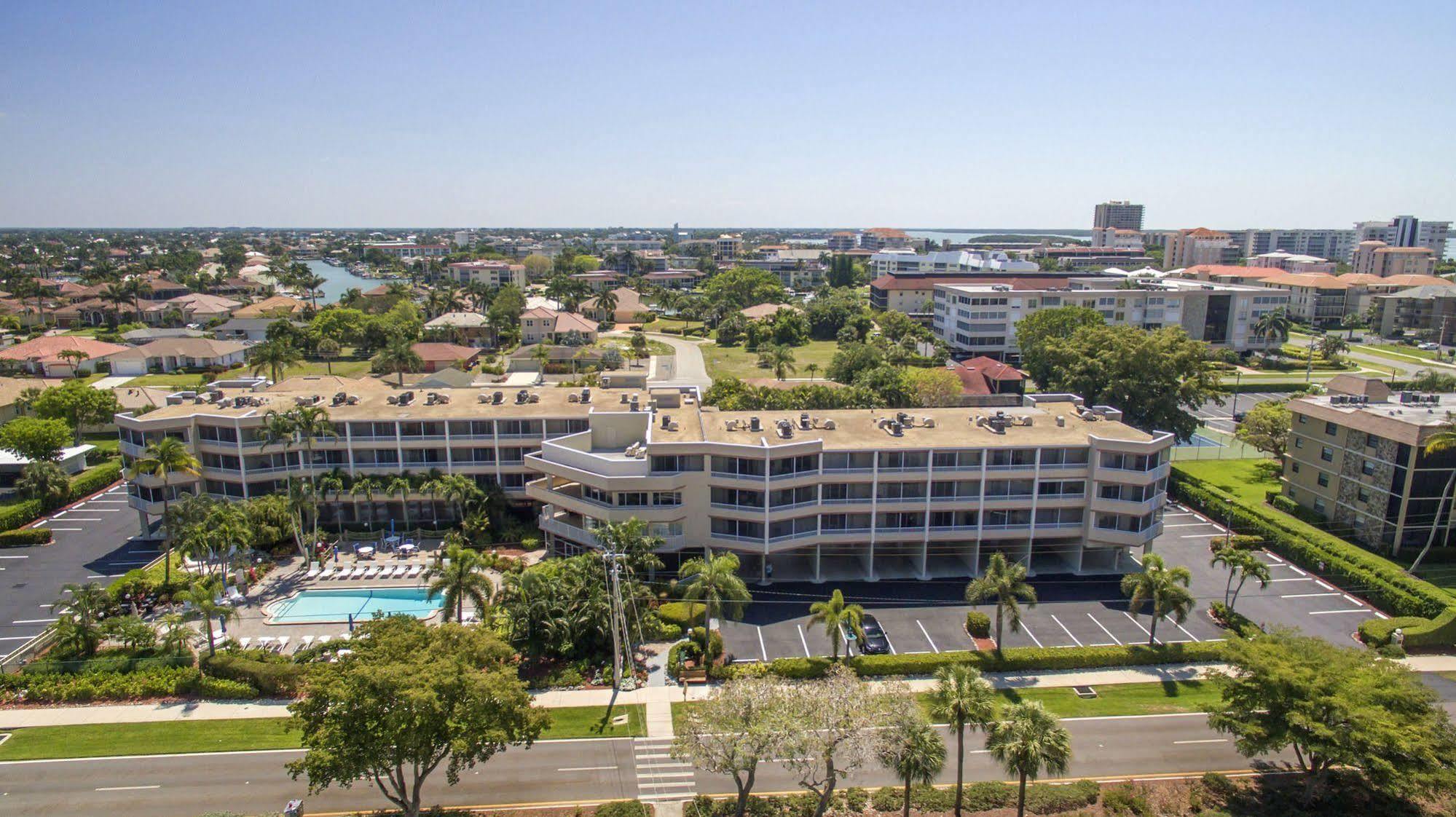 Marco Beach Vacation Suites Caxambas エクステリア 写真